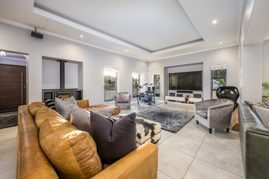 4 Bedroom Property for Sale in Graanendal Western Cape